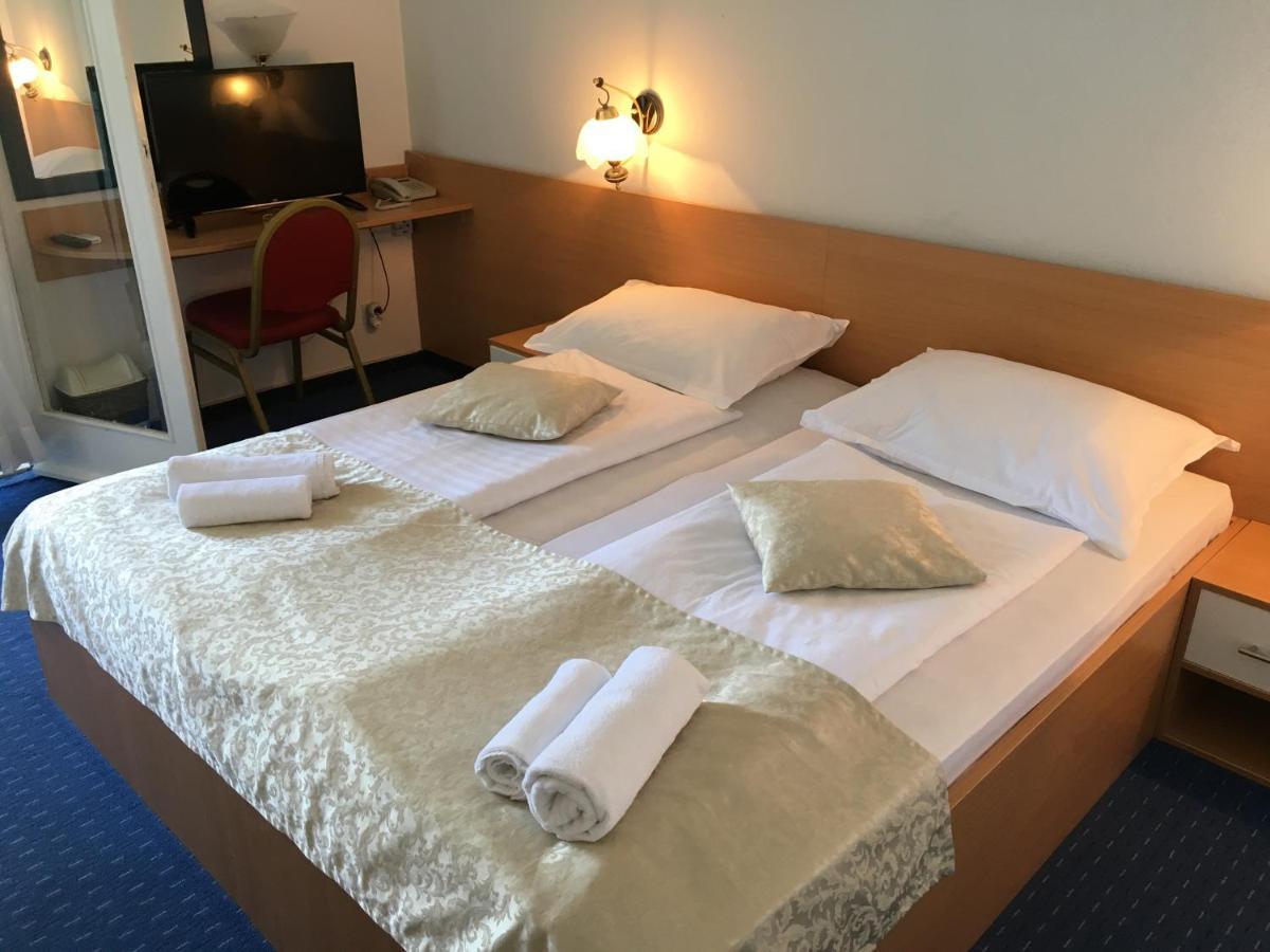 Hotel Sirena Hvar 3*